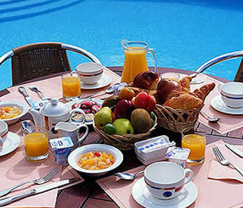 poolmeal.jpg